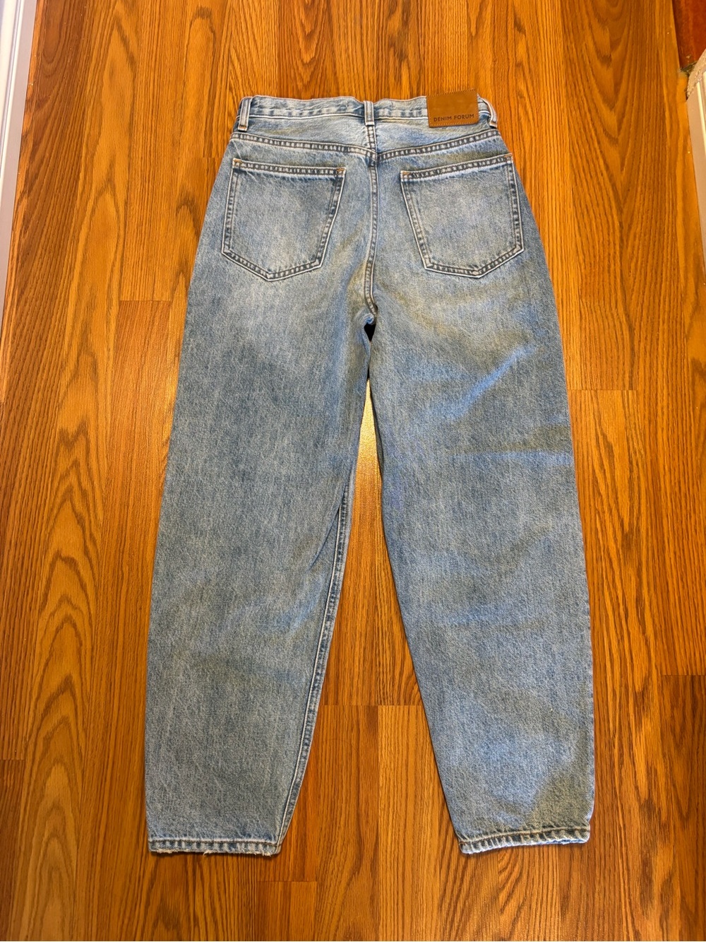 Denim Forum – The Gia High Rise Carrot 26L Jeans - Picture 7 of 11